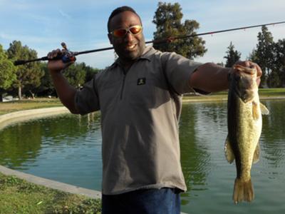 3/5/12 - I usually don't go fishing during the week but I had to test out my new BPS Bionic Blade rod by doing a little urban fishing.  Caught this 2.6lb bass with a JigRig using the new Yuki Bug.  Ten minutes later, I've caught another one that weighed about a pound.  I must say...